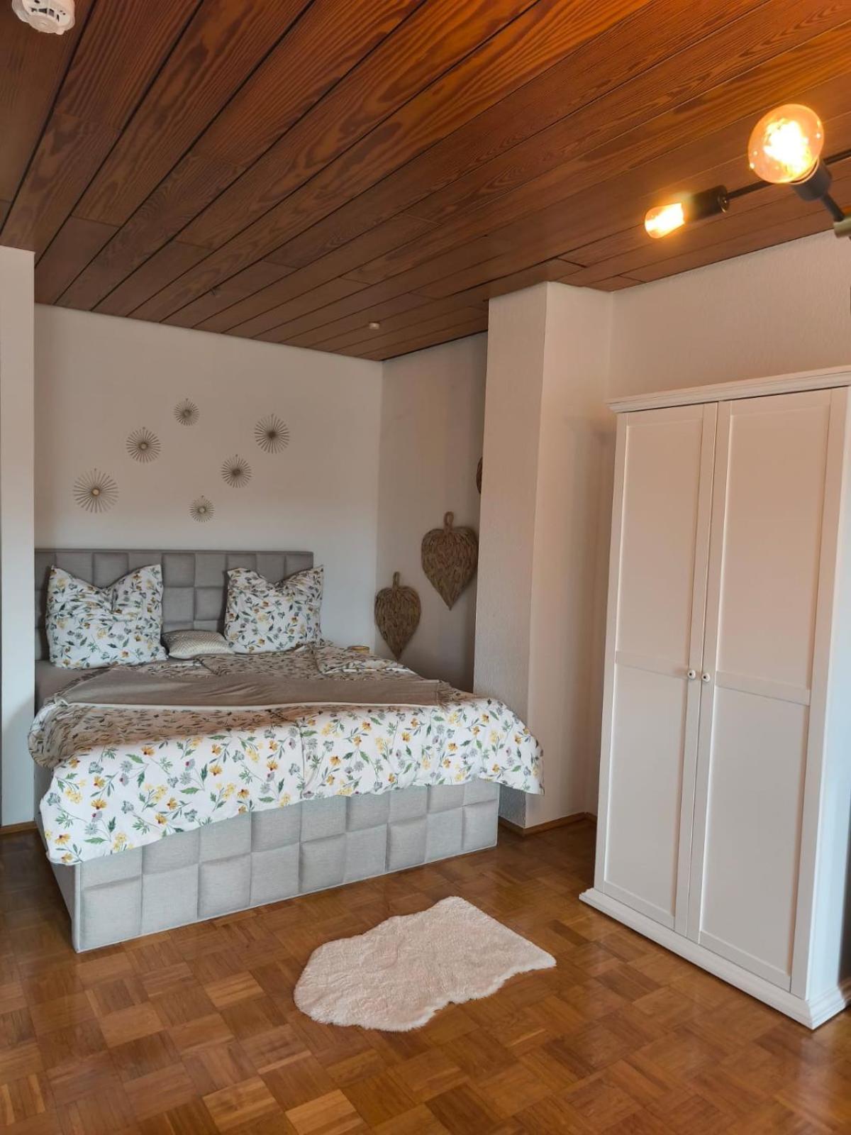 Ferienwohnung Christina บาดนอยเอินอาห์-อาร์ไวเลอร์ ภายนอก รูปภาพ